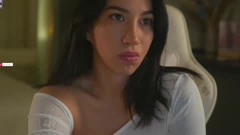 Snapshot of leoramallis chatting on 24, 10, 2025 Leora online show from 24, 10, 2025