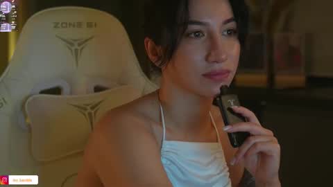 Snapshot of leoramallis chatting on 17, 11, 2025 Leora online show from 17, 11, 2025