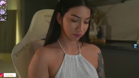 Snapshot of leoramallis chatting on 28, 11, 2025 Leora online show from 28, 11, 2025