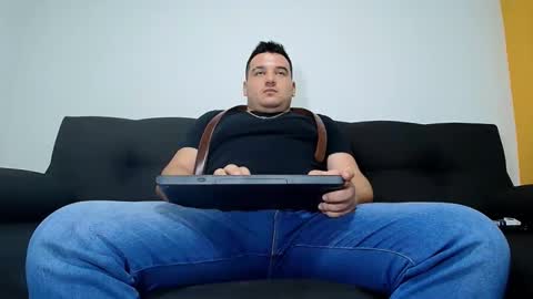 leoreem_ online show from 6, 11, 2025