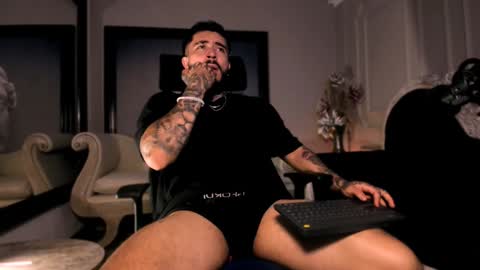 Snapshot of leosalvatore_ chatting on 16, 12, 2024 Leo Salvatore online show from 16, 12, 2024