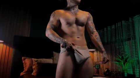 Snapshot of leosalvatore_ chatting on 24, 2, 2025 Leo Salvatore online show from 24, 2, 2025