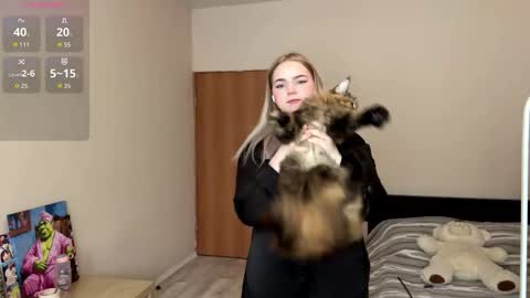 Hello everyone Im Lora Its my first day Were going to have fun together online show from 19, 2, 2026