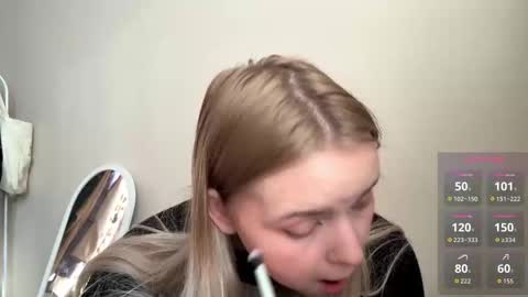 Hello everyone Im Lora Its my first day Were going to have fun together online show from 17, 3, 2026