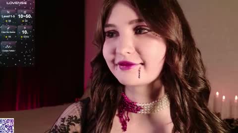 Nicole Moore online show from 30, 10, 2025