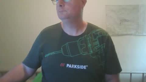 Snapshot of lerase40 chatting on 13, 11, 2025 homquisgode online show from 13, 11, 2025