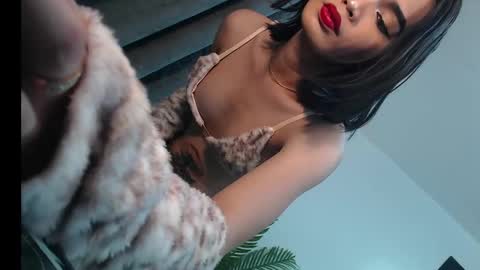 Trisha18 online show from 27, 2, 2025