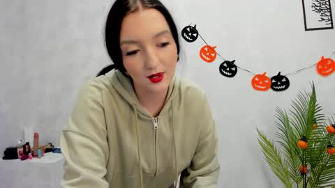 Snapshot of lesley_wins chatting on 17, 10, 2025 Lesley online show from 17, 10, 2025