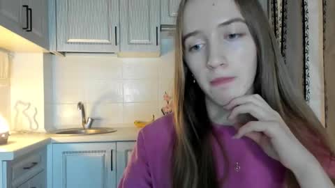  LESLIE   online show from 19, 11, 2025