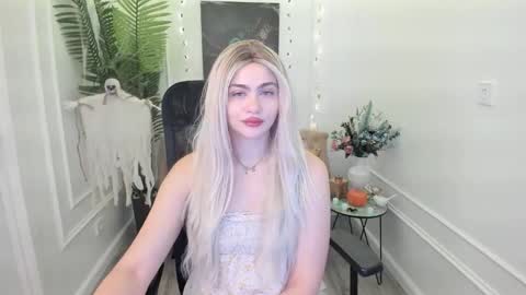 lesliemineg online show from 16, 10, 2025