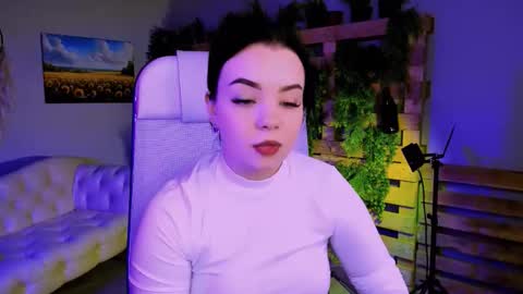 LeslieRowe online show from 25, 10, 2025