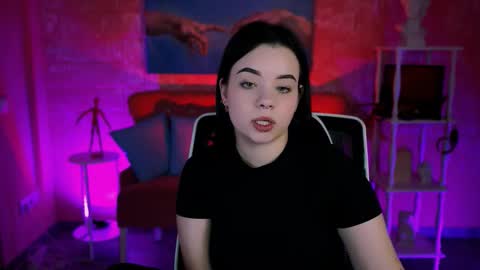 LeslieRowe online show from 22, 11, 2025