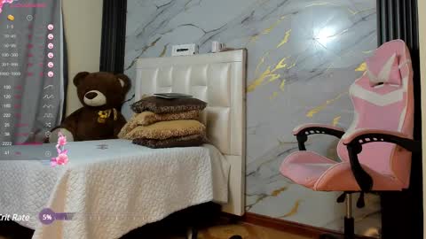 I am here from Monday to Friday from 730 am to 130 pm Colombia time and saturday from 500 am to 1000 am .... Soon Blue page online show from 11, 2, 2025