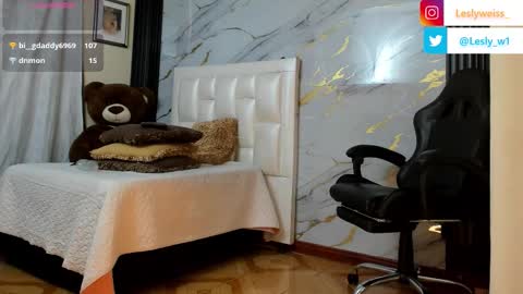 Snapshot of lesly_w chatting on 5, 3, 2026 I am here from Monday to Friday from 730 am to 130 pm Colombia time and saturday from 500 am to 1000 am .... Soon Blue page online show from 5, 3, 2026