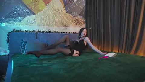 Hi my name is Lessy I am 18 years old. Im new here but I really like making new acquaintances online show from 21, 9, 2025