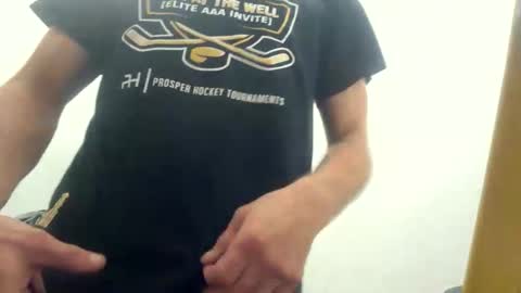 Snapshot of letmehitthat1986 chatting on 19, 10, 2025 letmehitthat1986 online show from 19, 10, 2025