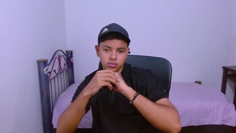 Snapshot of levii_7 chatting on 1, 10, 2025      0600AM-1200PM - online show from 1, 10, 2025