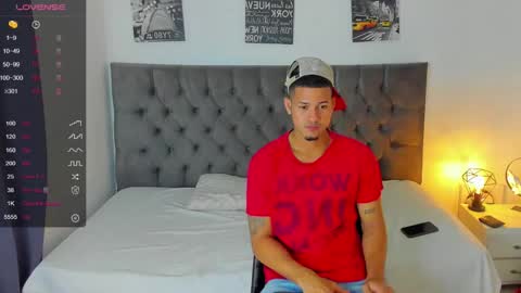 Snapshot of lewishamiltom chatting on 6, 1, 2025 lewis online show from 6, 1, 2025