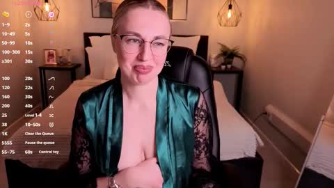 Snapshot of lexi_terele chatting on 22, 11, 2025 Lexy - Follow me online show from 22, 11, 2025
