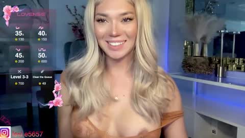 lexiesmith_ online show from 6, 1, 2025