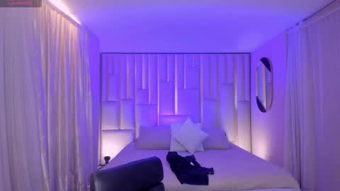 Lexie  online show from 11, 10, 2025