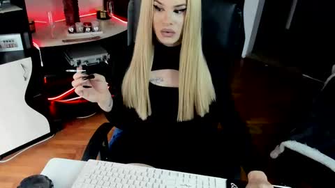 Snapshot of lexxymiss chatting on 14, 11, 2025 eva lexy you may call me Miss online show from 14, 11, 2025