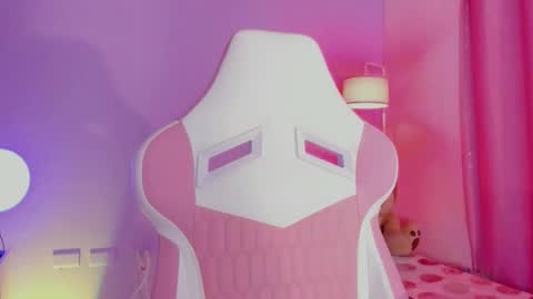 Snapshot of lexy_bran chatting on 13, 11, 2025 lexy_bran online show from 13, 11, 2025