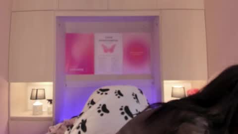 L I A  online show from 1, 2, 2026