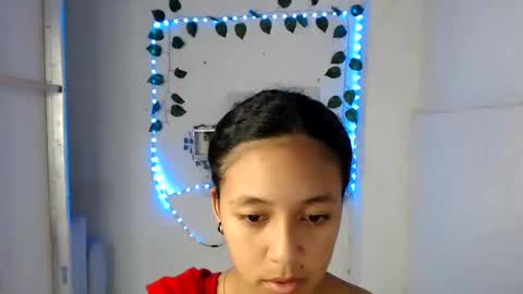 Snapshot of ley_blus1 chatting on 3, 12, 2024 lolita online show from 3, 12, 2024