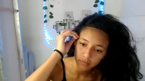 Snapshot of ley_blus1 chatting on 6, 12, 2024 lolita online show from 6, 12, 2024