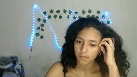 Snapshot of ley_blus1 chatting on 8, 1, 2025 lolita online show from 8, 1, 2025