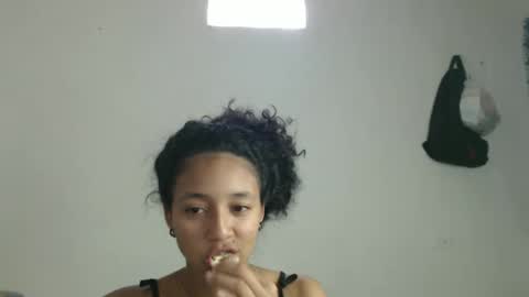 Snapshot of ley_blus1 chatting on 25, 2, 2025 lolita online show from 25, 2, 2025