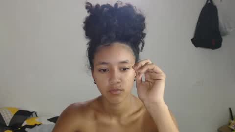 Snapshot of ley_blus1 chatting on 7, 3, 2025 lolita online show from 7, 3, 2025