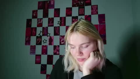 Leyla online show from 12, 11, 2025