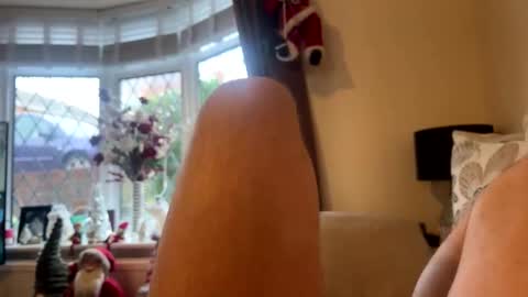 Snapshot of leyton66 chatting on 17, 12, 2025 leyton66 online show from 17, 12, 2025