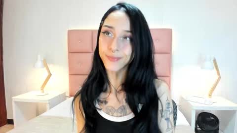 Snapshot of lhiamfitt chatting on 25, 11, 2025 lhiamfitt online show from 25, 11, 2025