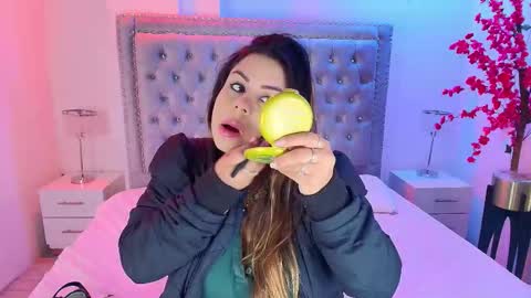 Lia  online show from 5, 11, 2025