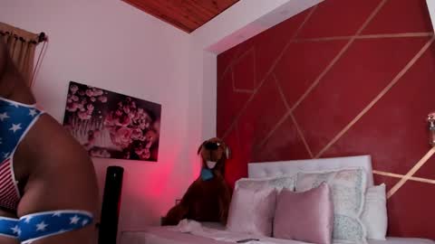 lia_mariana online show from 9, 12, 2024