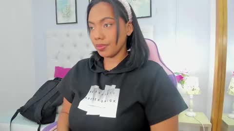 lia_mariana online show from 24, 10, 2025