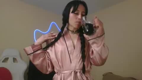 Little Queen Lia  online show from 22, 11, 2025