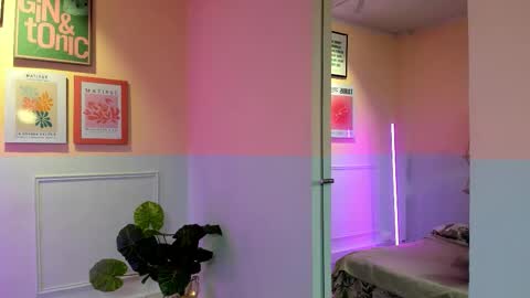 Snapshot of lia_roise chatting on 15, 12, 2025 Lia Roise online show from 15, 12, 2025