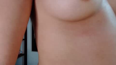 Snapshot of liaa_cute_ chatting on 24, 2, 2025 lia online show from 24, 2, 2025