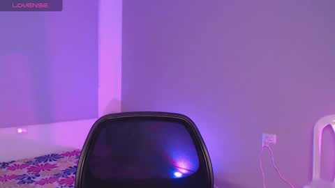 Snapshot of liaa_cute_ chatting on 22, 10, 2025 lia online show from 22, 10, 2025
