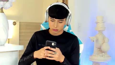 Snapshot of liam_055 chatting on 10, 9, 2025 Liam online show from 10, 9, 2025