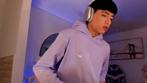 Snapshot of liam_055 chatting on 27, 10, 2025 Liam online show from 27, 10, 2025