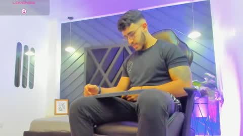 LIAM KLEIN online show from 8, 10, 2025