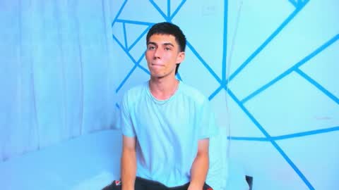 Snapshot of liam_scott77 chatting on 2, 11, 2025 Liam scott77 online show from 2, 11, 2025