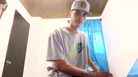 liam_smith00 online show from 12, 12, 2024
