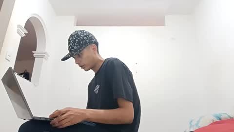 liam_smith00 online show from 25, 12, 2024
