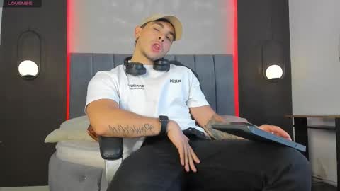 Snapshot of liam_walk chatting on 12, 2, 2026 Liam online show from 12, 2, 2026